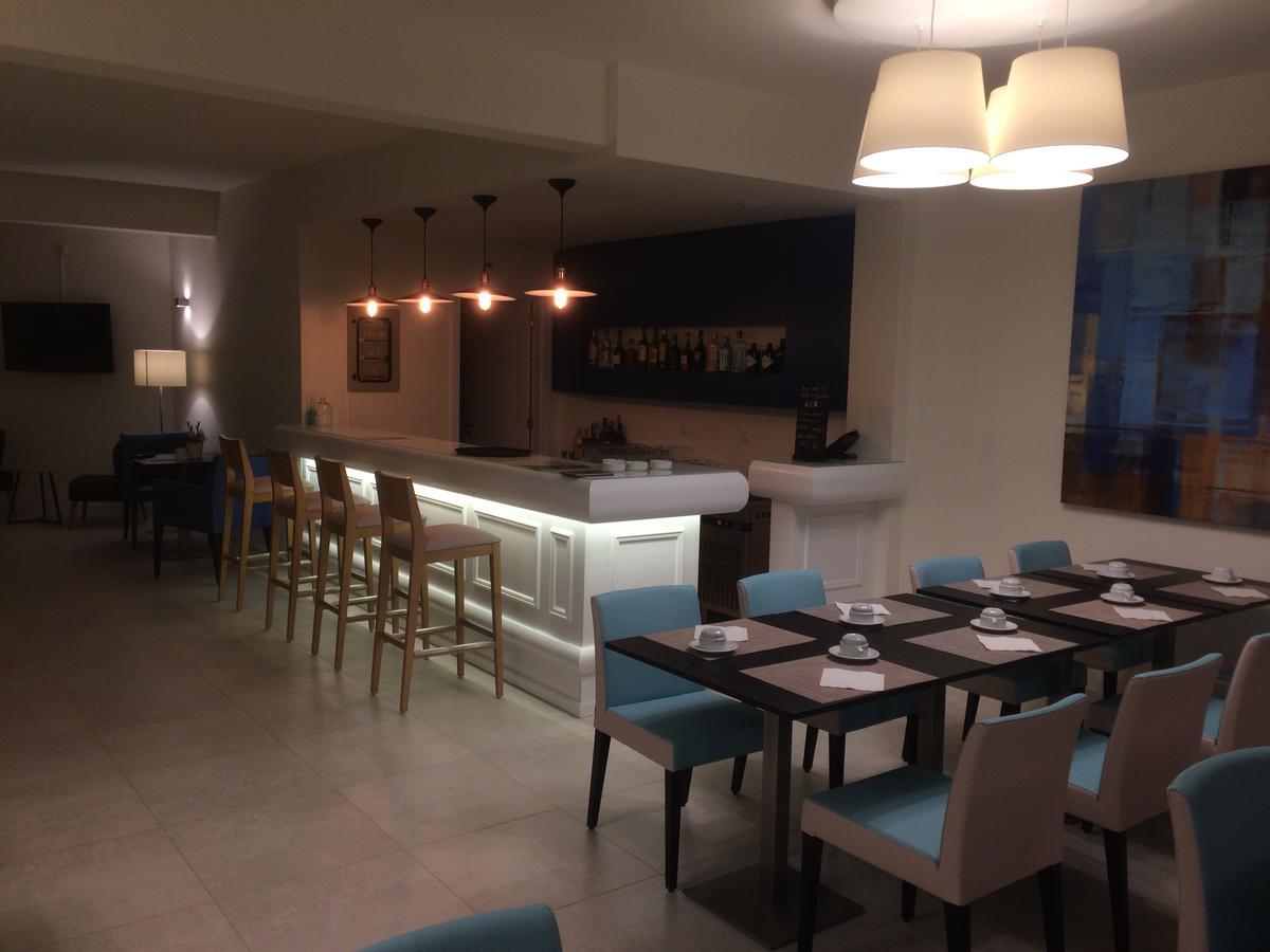 Hotel D'Алкотим Екстериор снимка